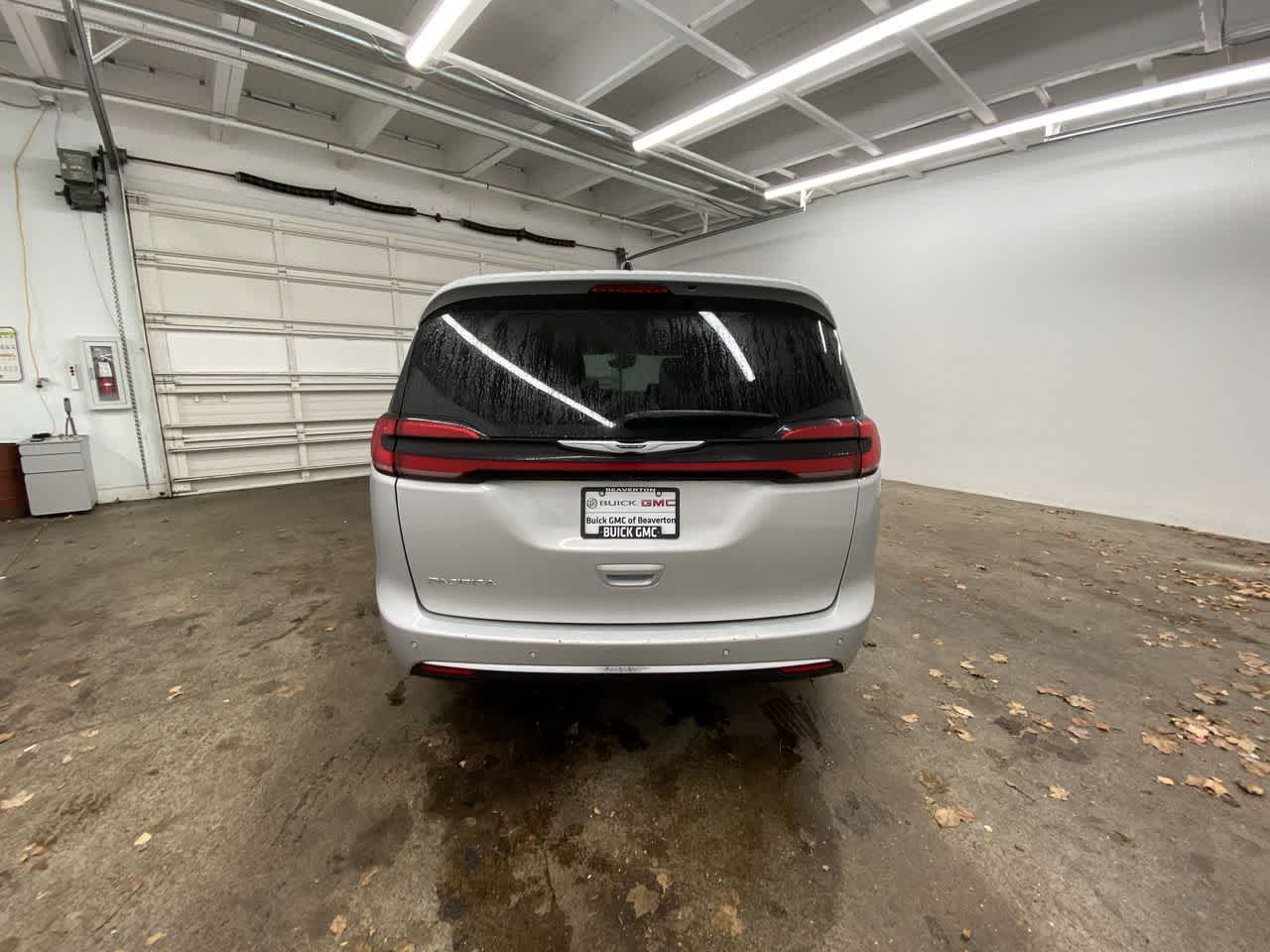 Thumbnail: 2024 Chrysler Pacifica - 5