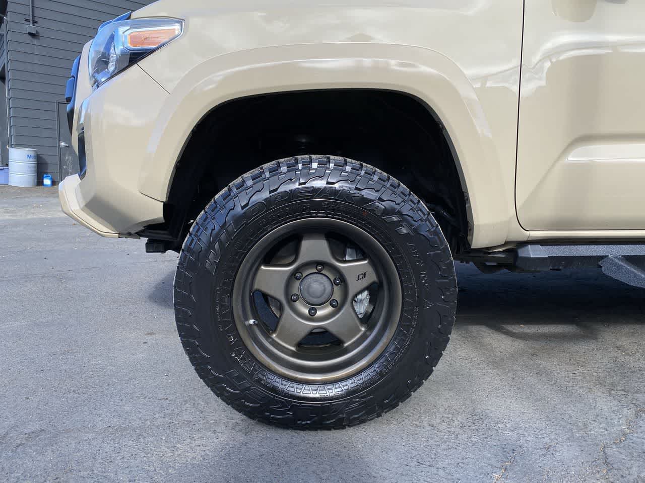 Thumbnail: 2016 Toyota Tacoma - 11