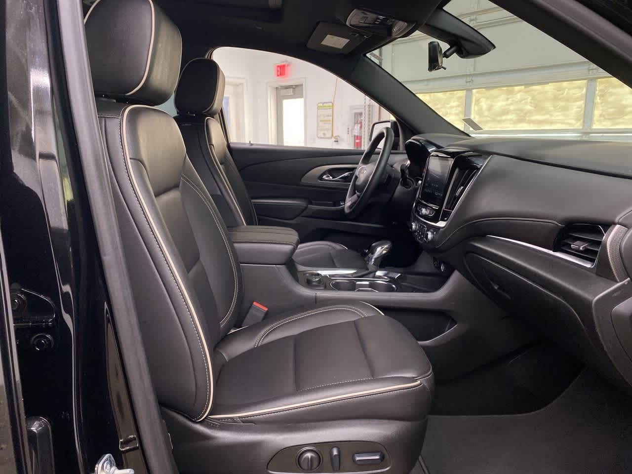 Thumbnail: 2024 Chevrolet Traverse - 18