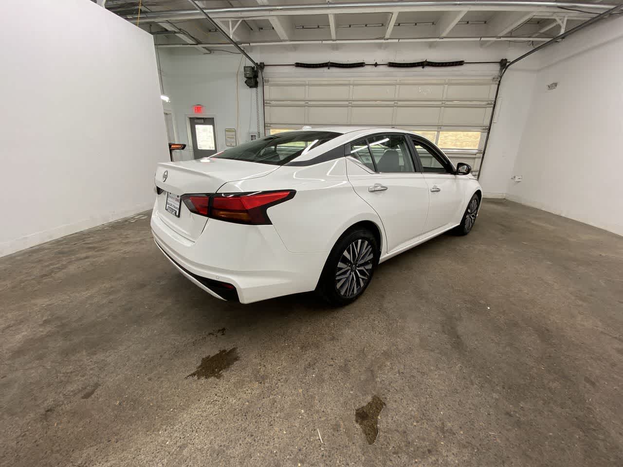 Thumbnail: 2025 Nissan Altima - 6