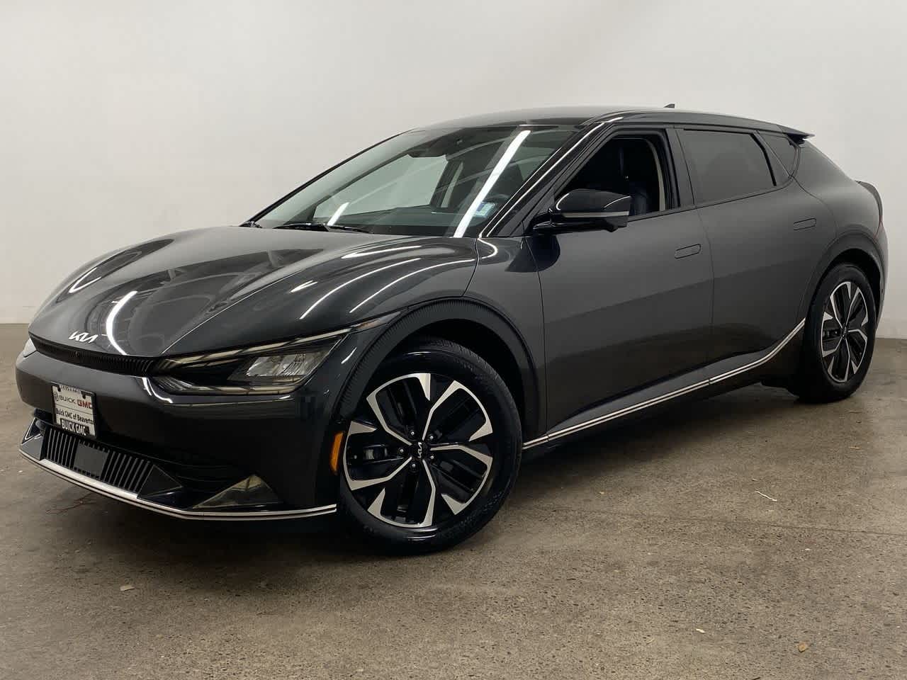 Thumbnail: 2022 Kia EV6 - 1