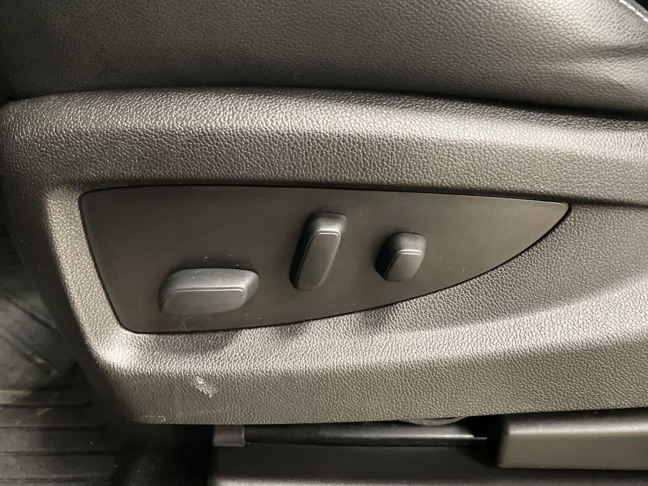 Thumbnail: 2017 Chevrolet Suburban - 14