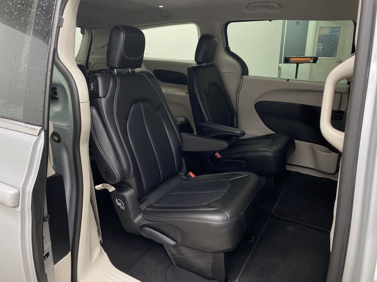 Thumbnail: 2024 Chrysler Pacifica - 17