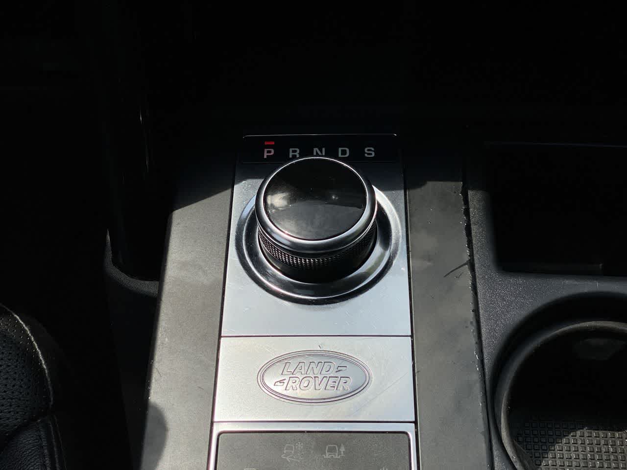 Thumbnail: 2019 Land Rover Discovery - 27