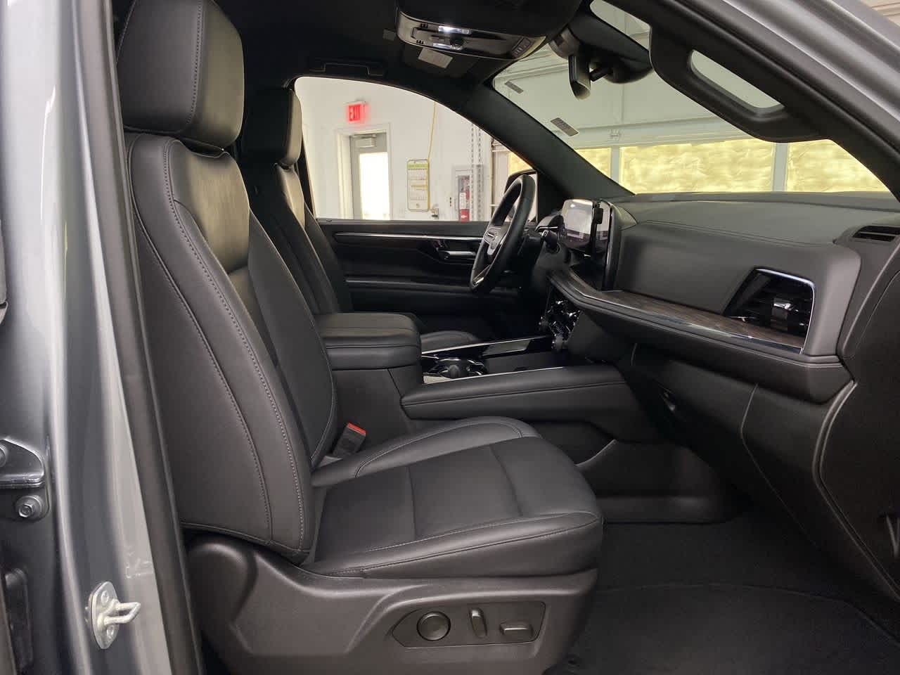 Thumbnail: 2025 Chevrolet Tahoe - 20