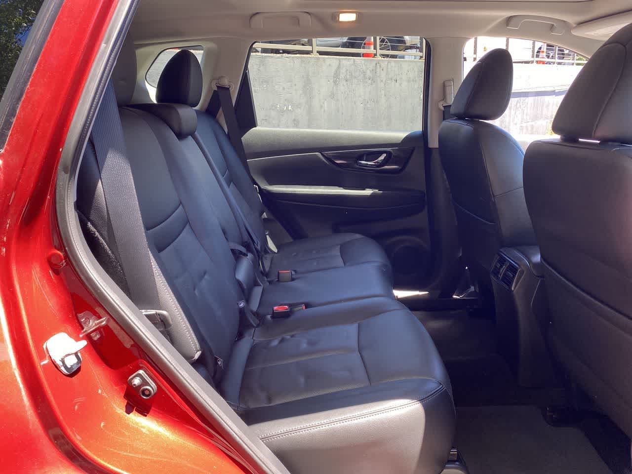 Thumbnail: 2019 Nissan Rogue - 19