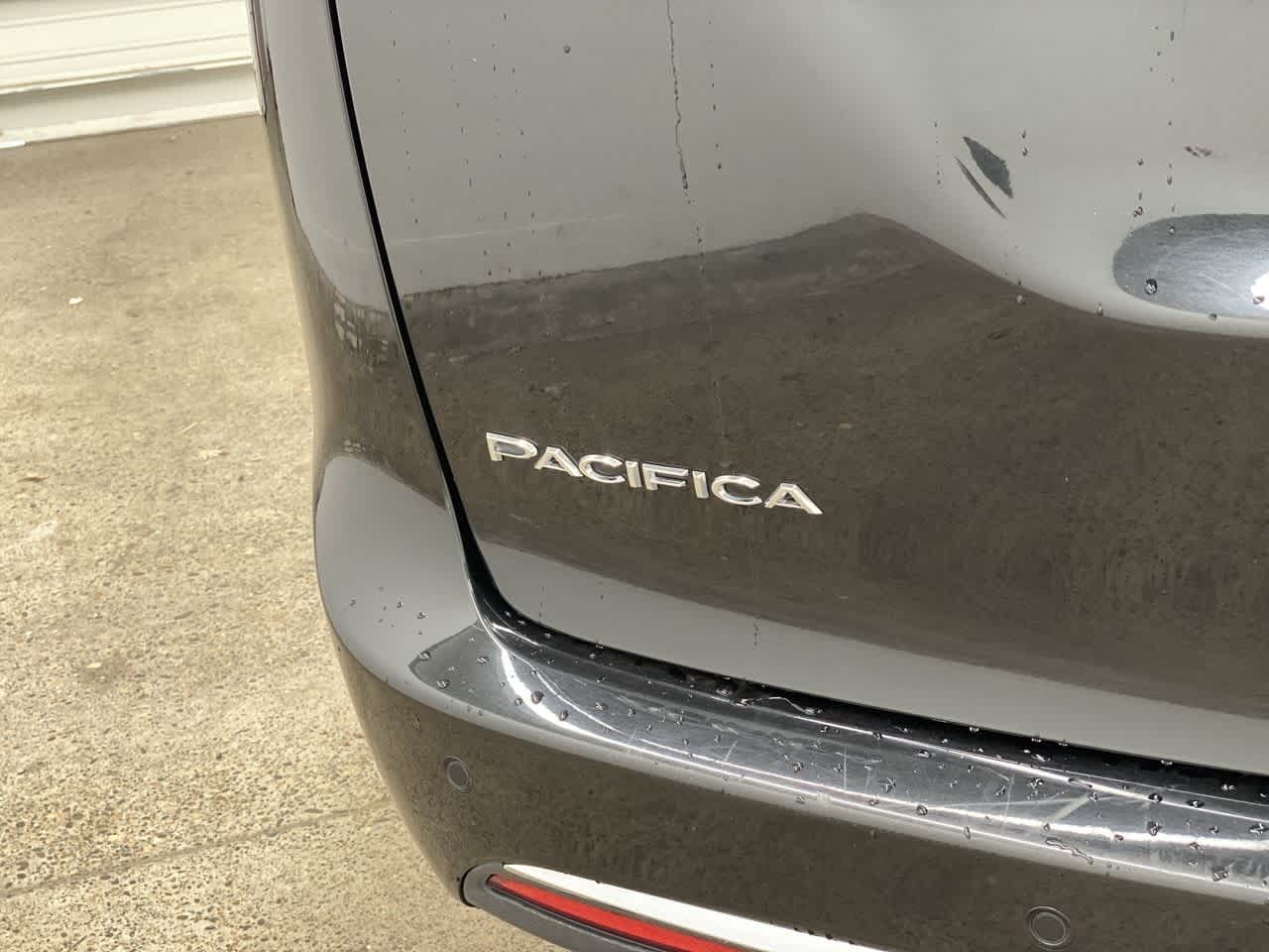 Thumbnail: 2024 Chrysler Pacifica - 10