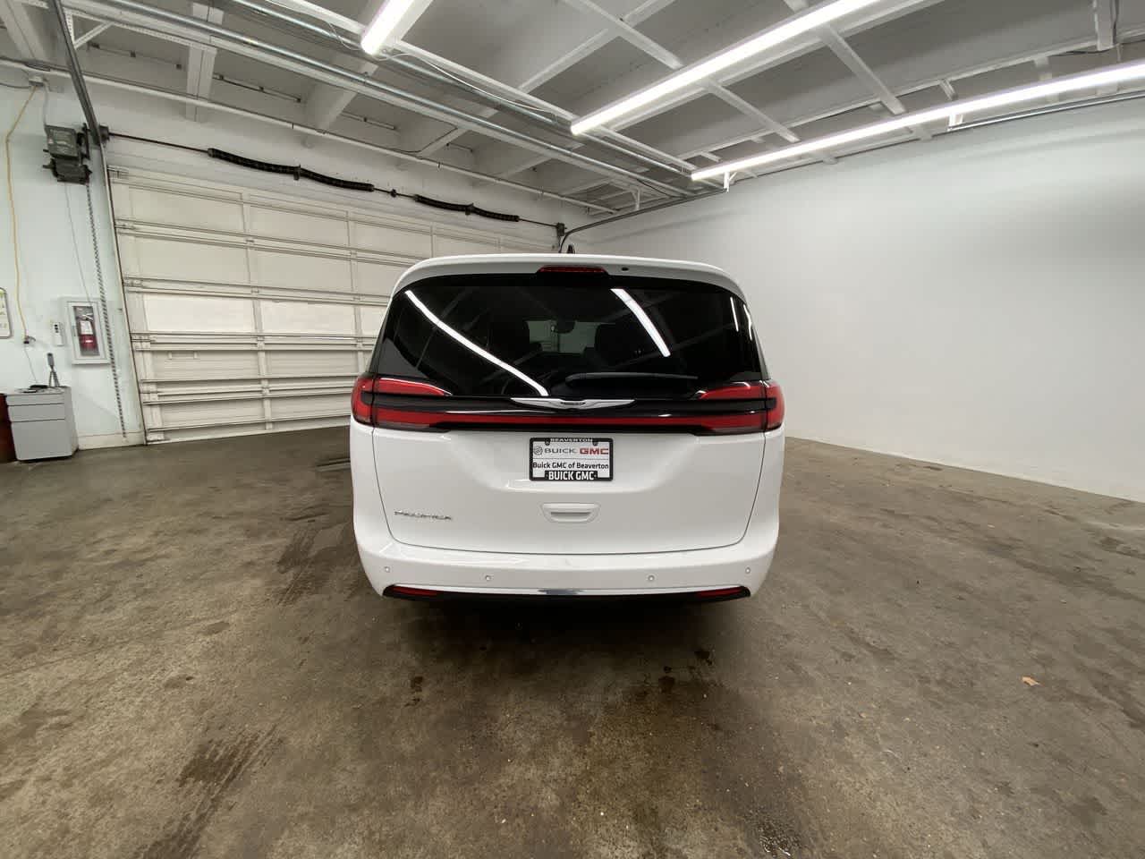 Thumbnail: 2024 Chrysler Pacifica - 5