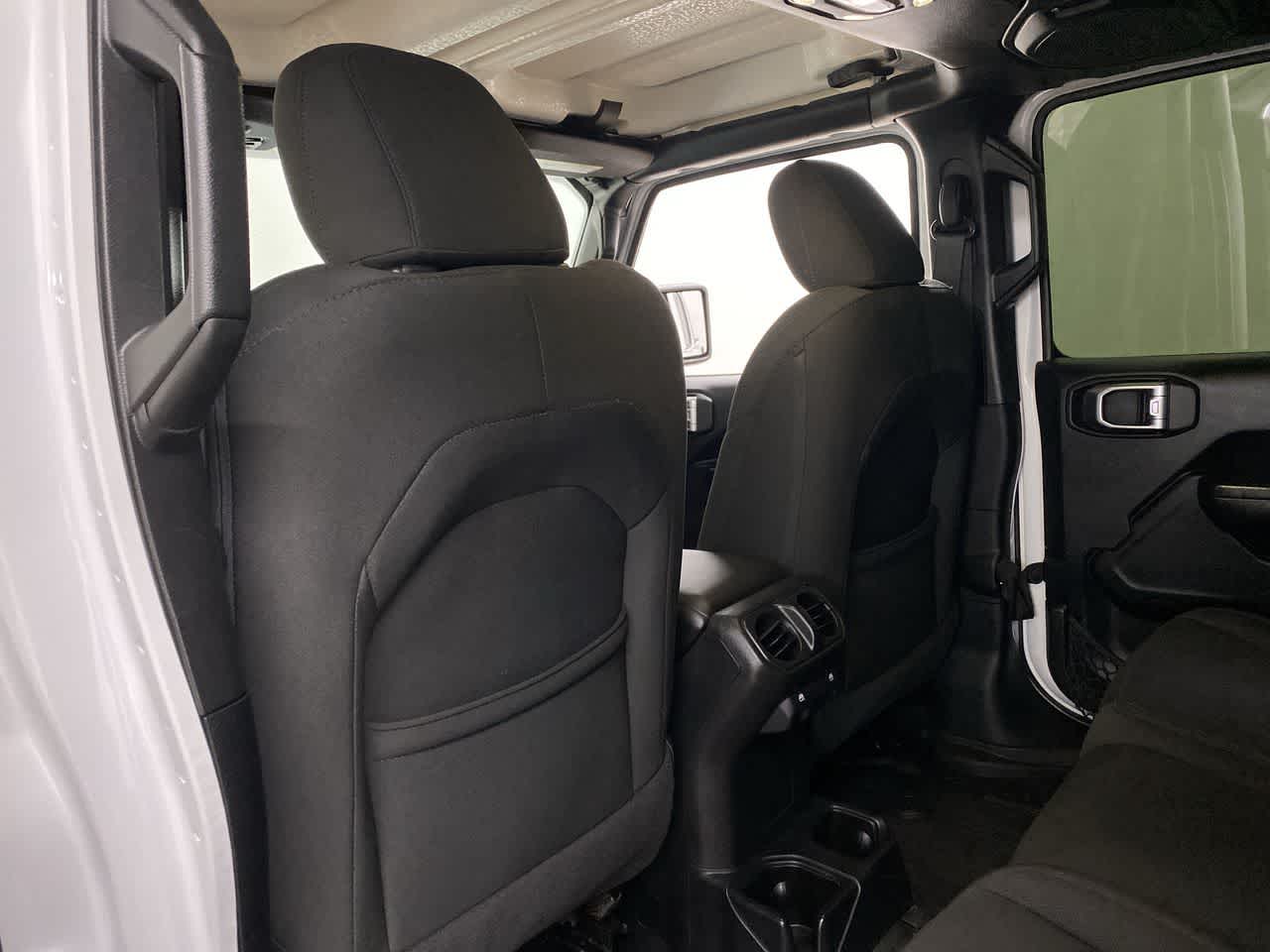 Thumbnail: 2020 Jeep Gladiator - 16