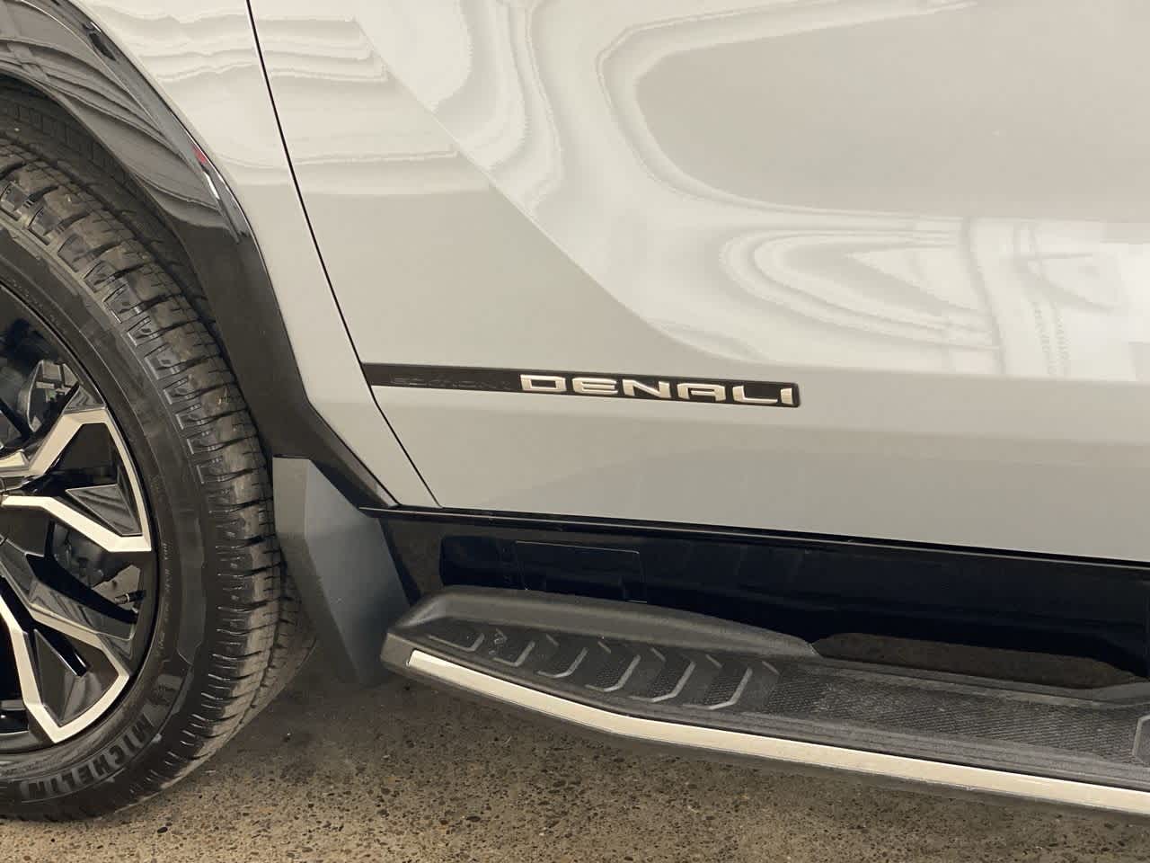 2024 GMC Sierra EV Denali 10
