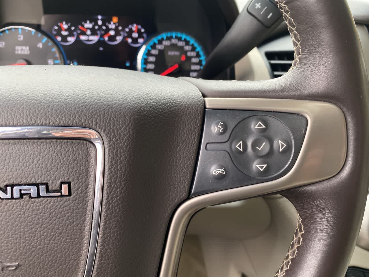 Thumbnail: 2017 GMC Yukon - 21