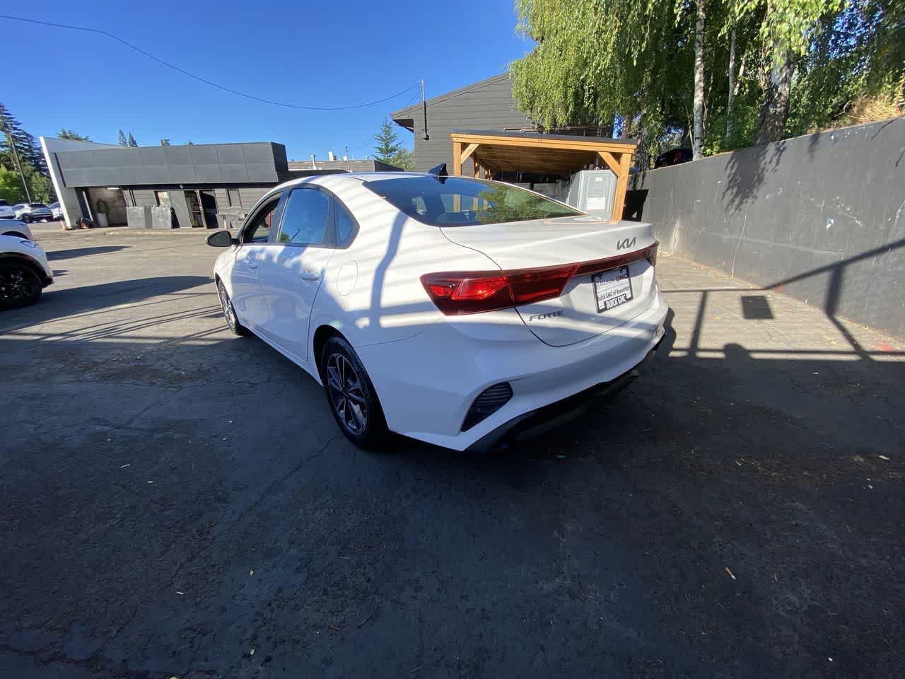 Thumbnail: 2024 Kia Forte - 4