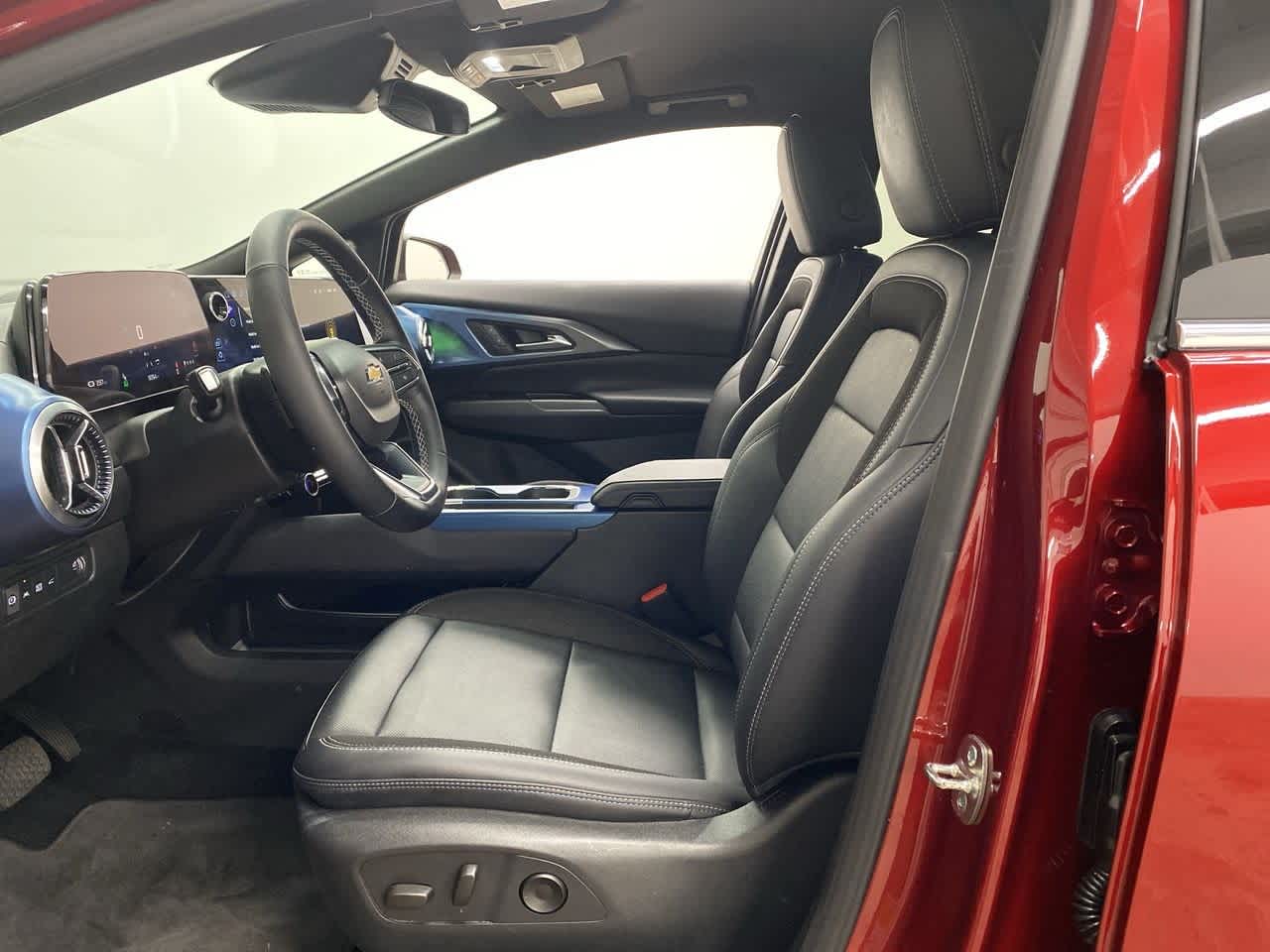 Thumbnail: 2025 Chevrolet Equinox - 13