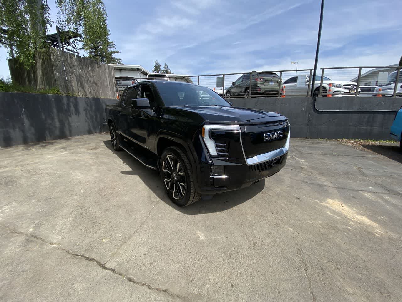 Thumbnail: 2025 GMC Sierra EV - 8