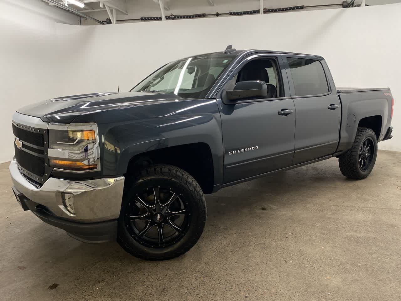 Thumbnail: 2017 Chevrolet Silverado 1500 - 1