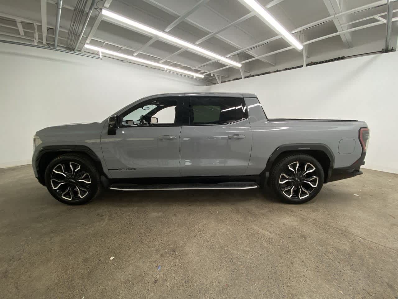 2024 GMC Sierra EV Denali 3