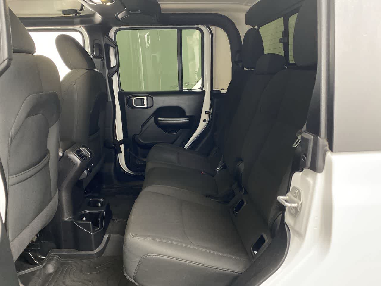 Thumbnail: 2020 Jeep Gladiator - 17