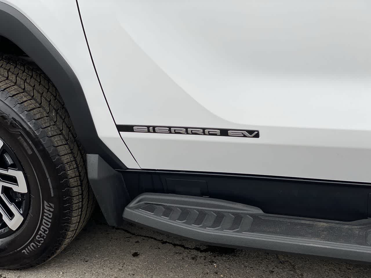 Thumbnail: 2026 GMC Sierra EV - 10