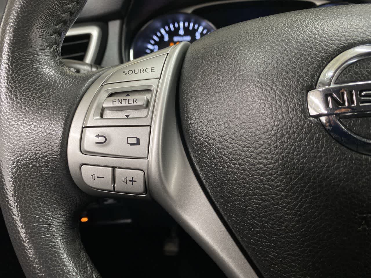 Thumbnail: 2016 Nissan Rogue - 22