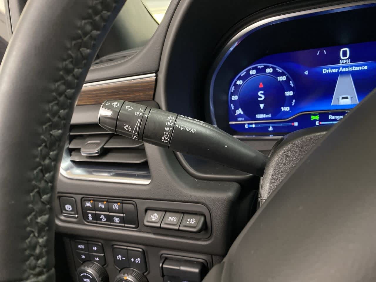 Thumbnail: 2024 Chevrolet Tahoe - 24