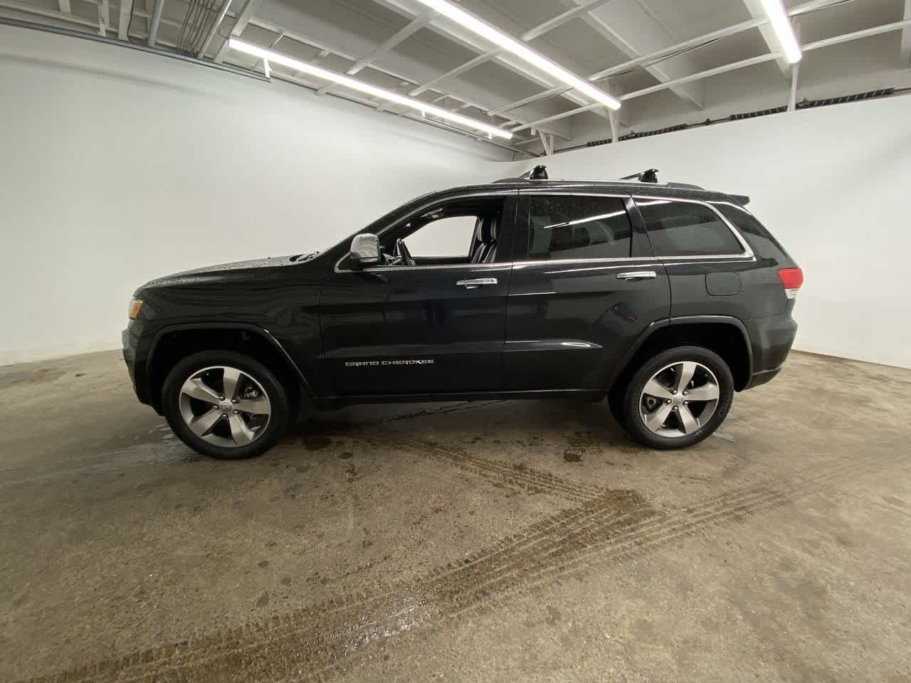 Thumbnail: 2016 Jeep Grand Cherokee - 3