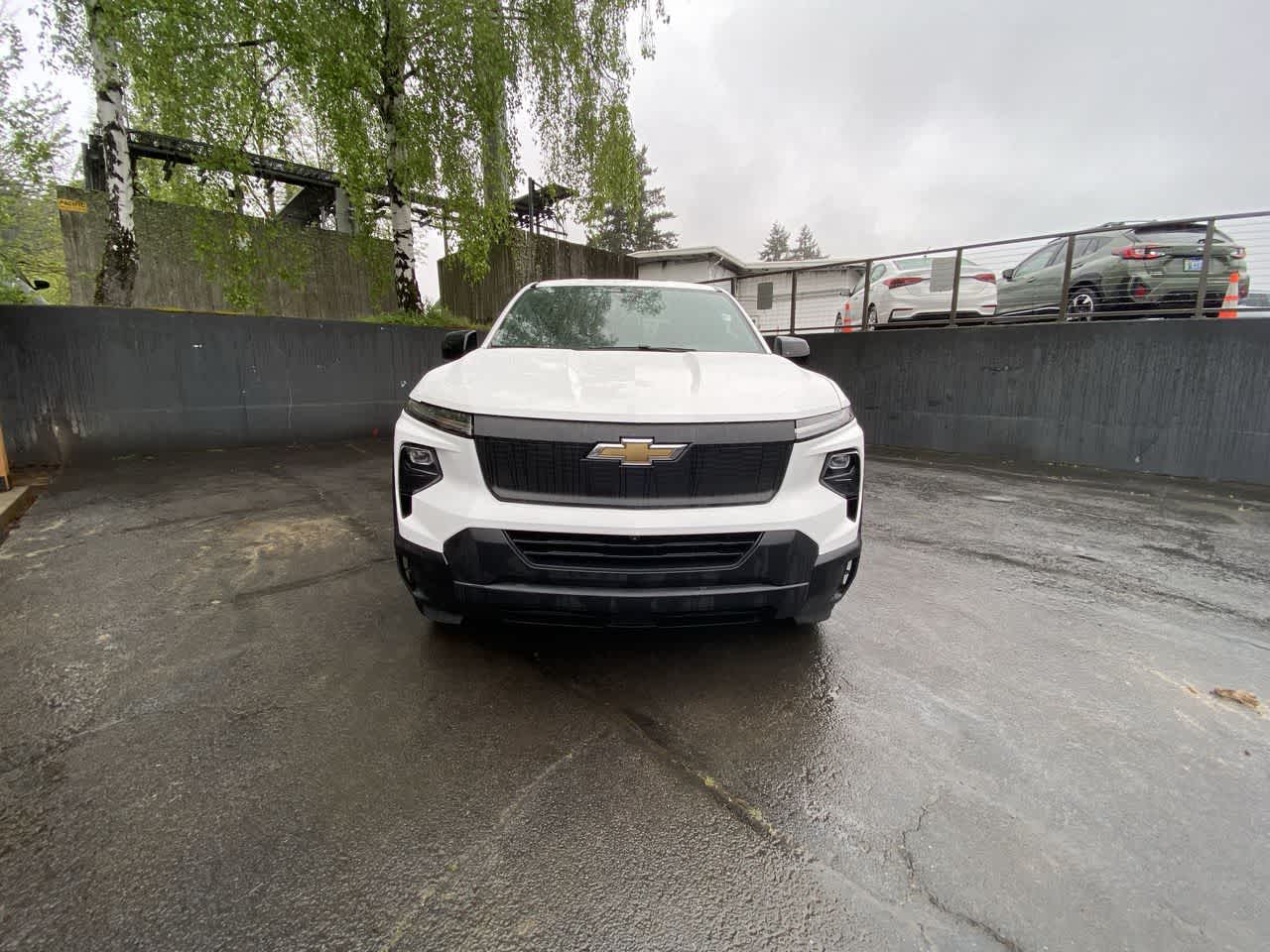 Thumbnail: 2024 Chevrolet Silverado EV - 9