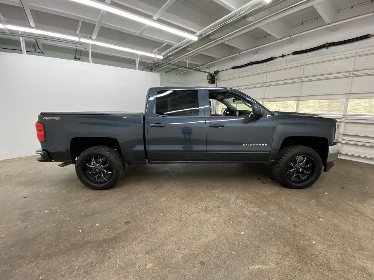 Thumbnail: 2017 Chevrolet Silverado 1500 - 7