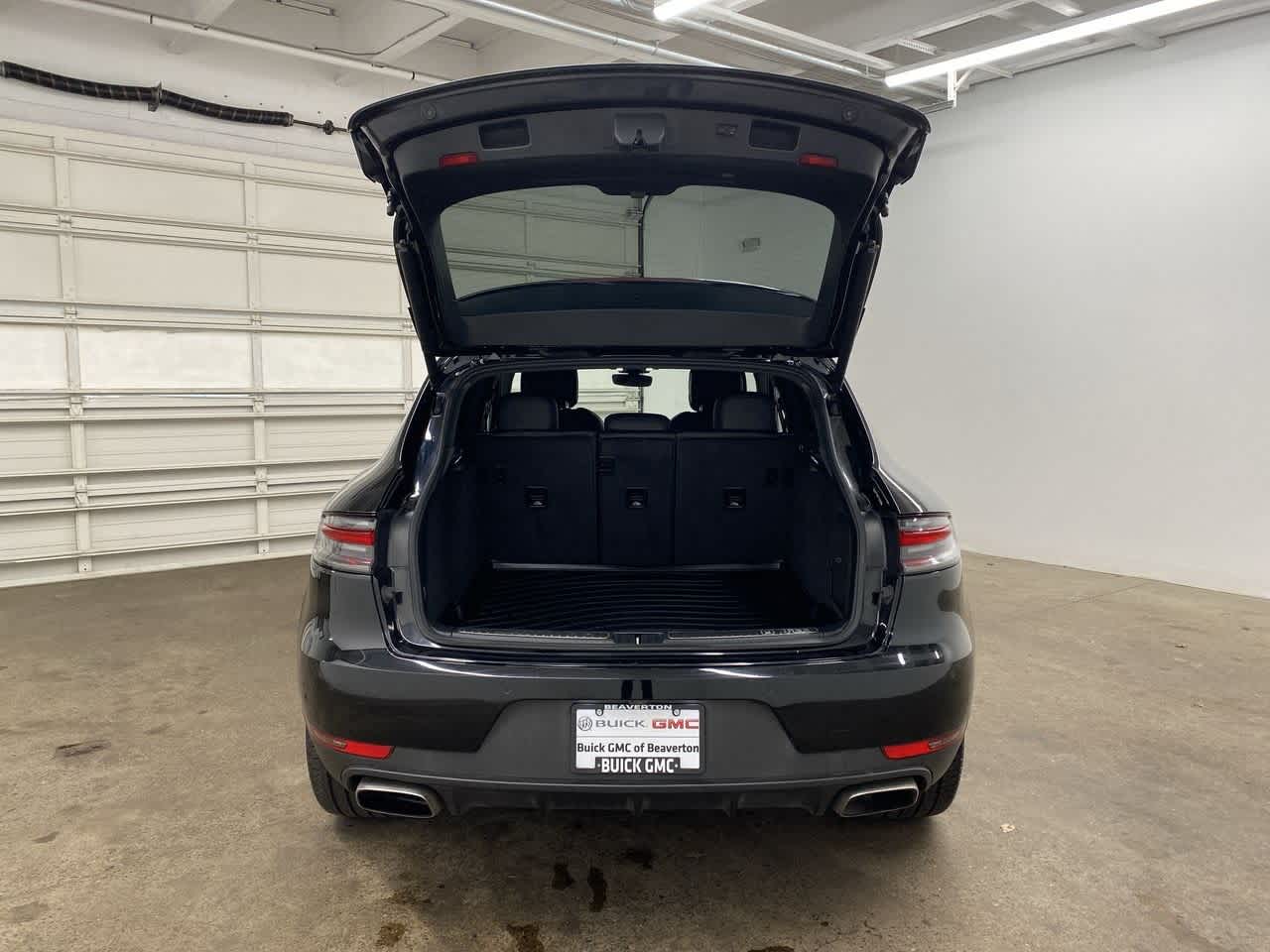 Thumbnail: 2021 Porsche Macan - 28