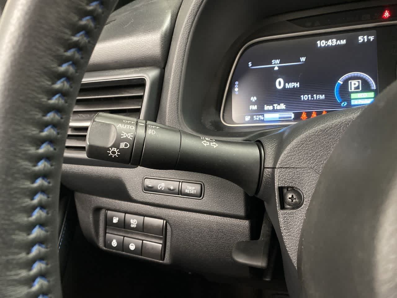 Thumbnail: 2022 Nissan Leaf - 25