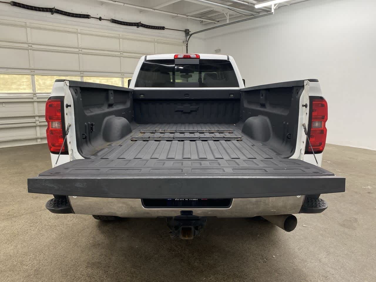 Thumbnail: 2015 Chevrolet Silverado 3500 - 27