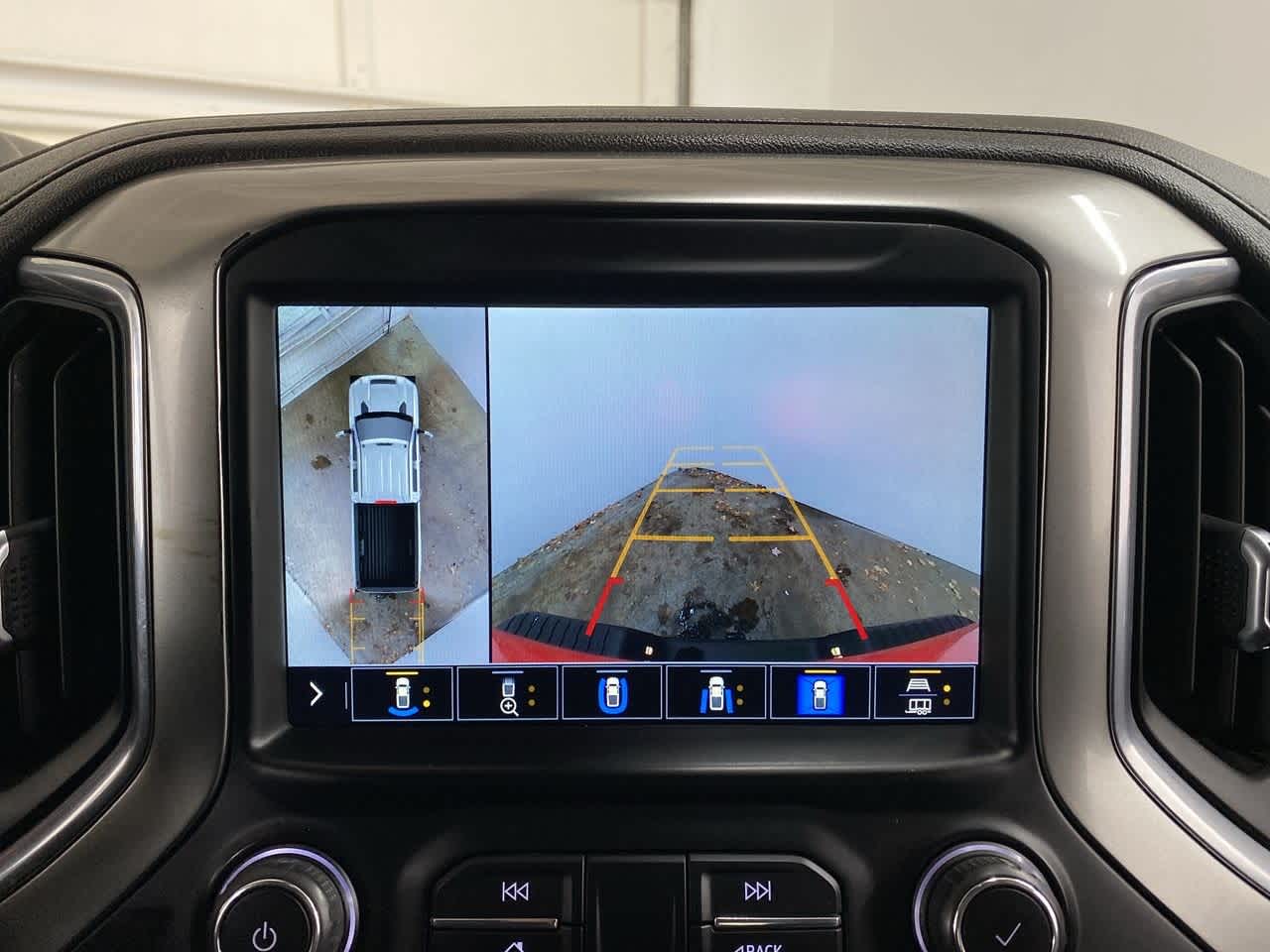 Thumbnail: 2021 Chevrolet Silverado 3500 - 25