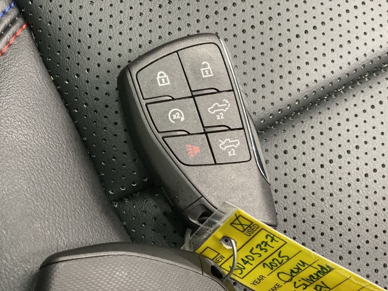 Thumbnail: 2025 Chevrolet Silverado EV - 28