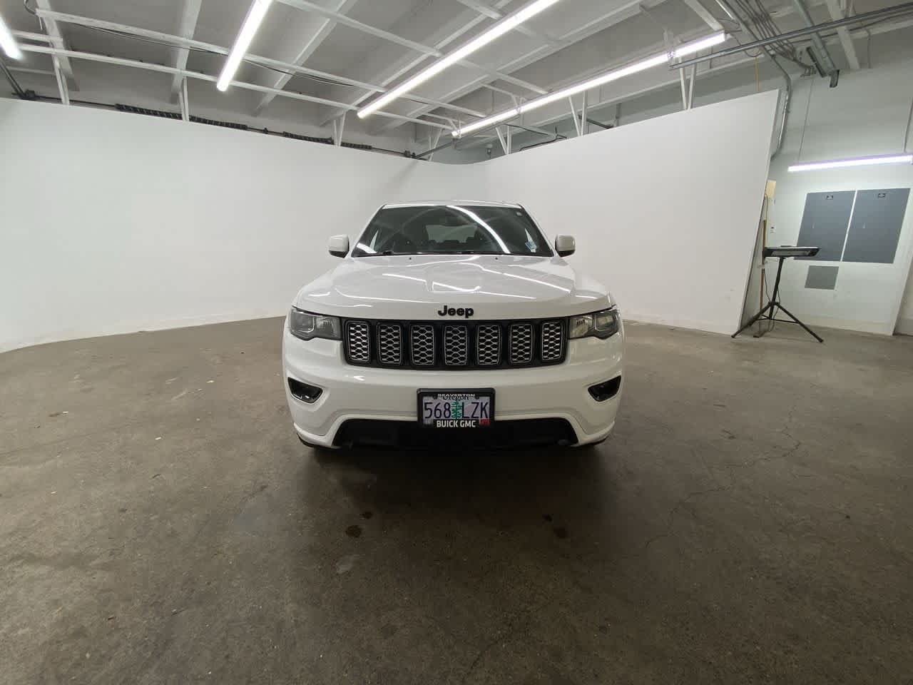 Thumbnail: 2020 Jeep Grand Cherokee - 9