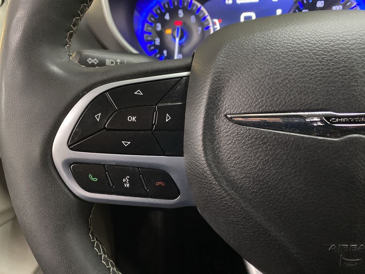 Thumbnail: 2023 Chrysler Pacifica - 20