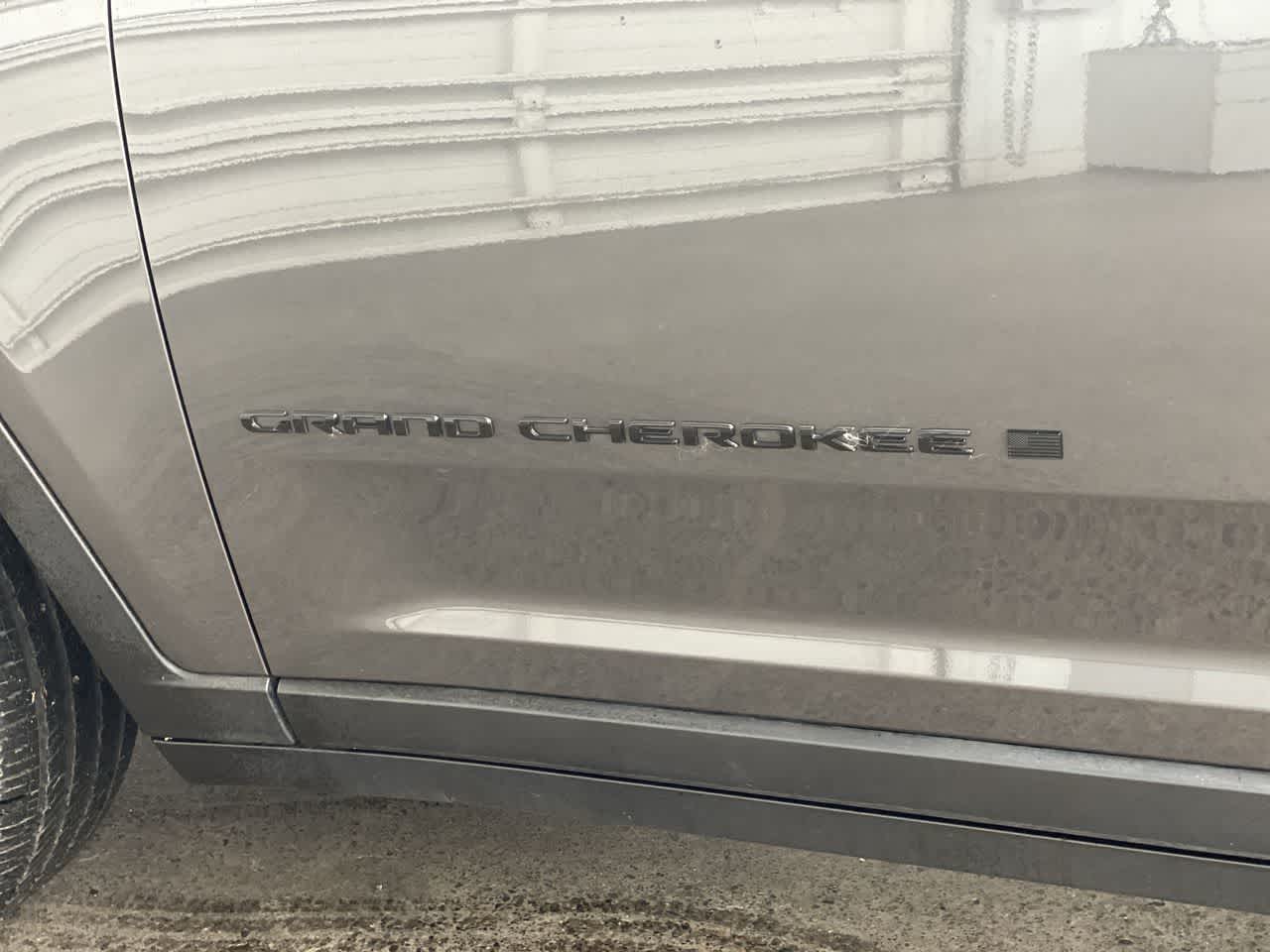 Thumbnail: 2022 Jeep Grand Cherokee - 10