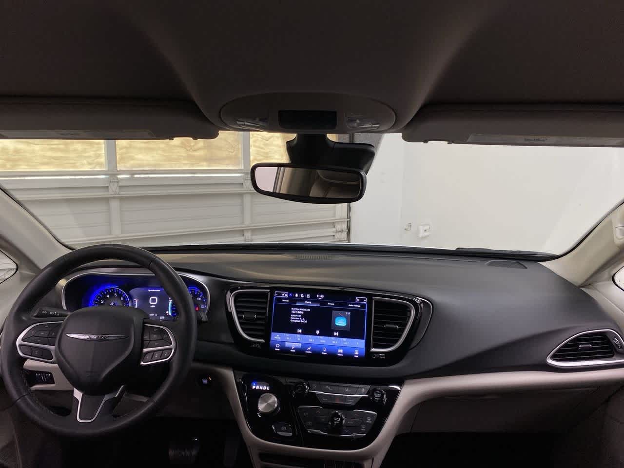 Thumbnail: 2023 Chrysler Pacifica - 11