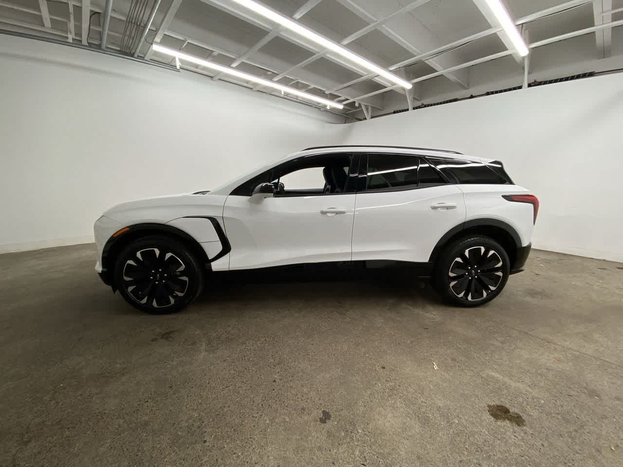 Thumbnail: 2024 Chevrolet Blazer EV - 3