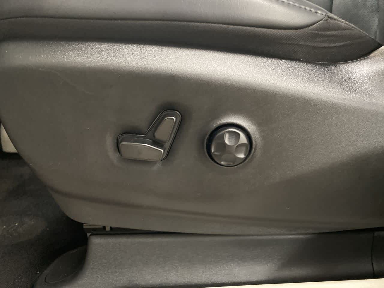 Thumbnail: 2024 Chrysler Pacifica - 16