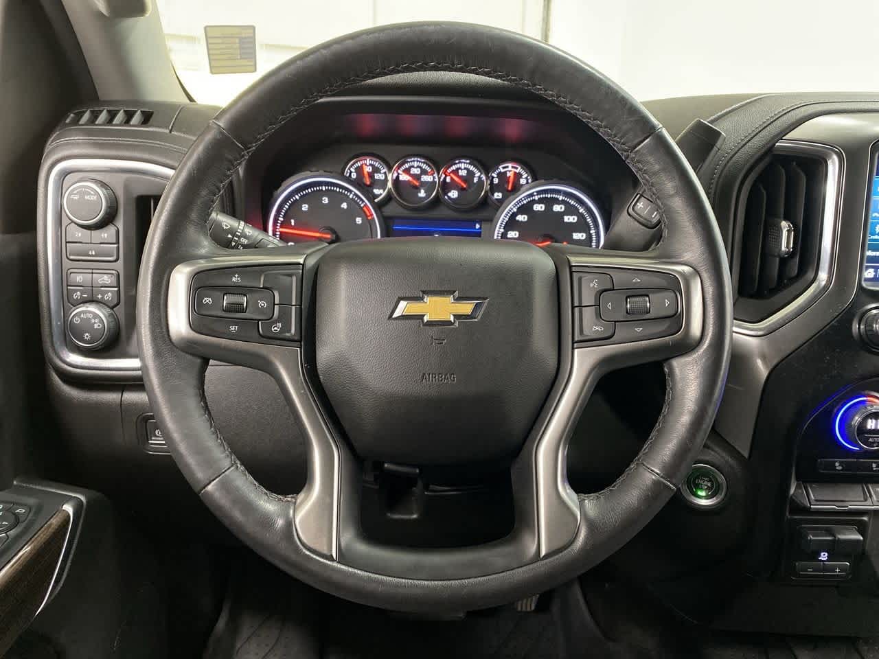 Thumbnail: 2022 Chevrolet Silverado 3500 - 19