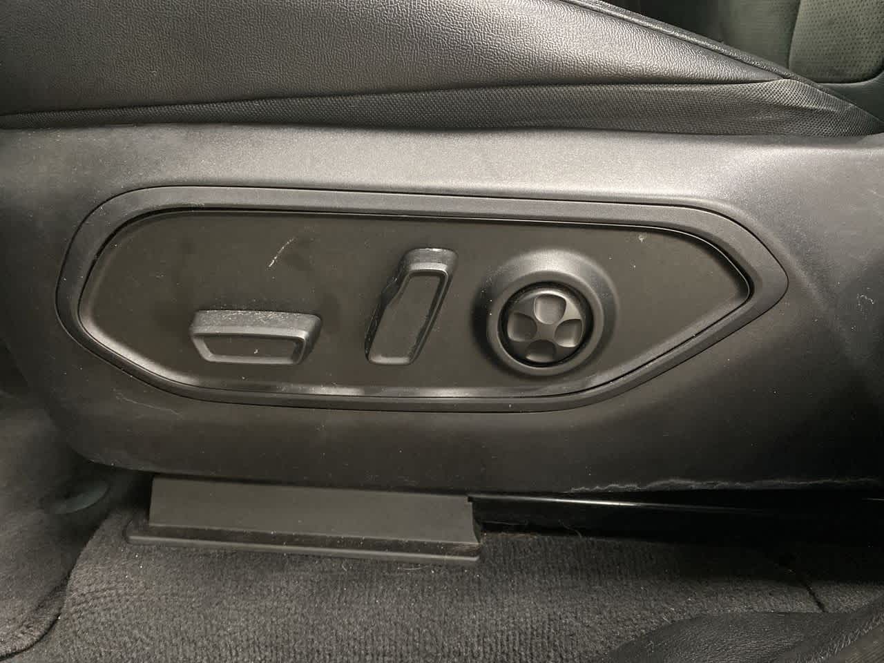 Thumbnail: 2023 Jeep Grand Cherokee - 14