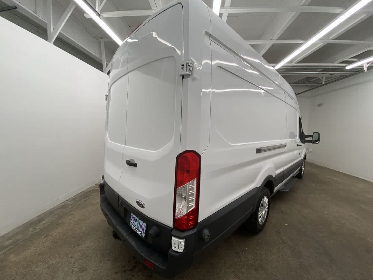 Thumbnail: 2016 Ford Transit Series - 6
