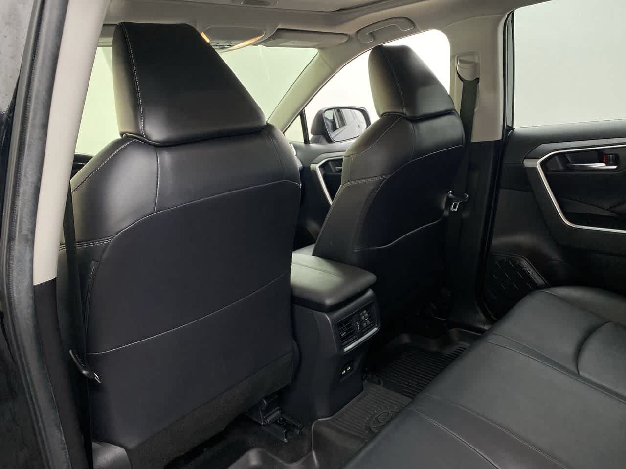 Thumbnail: 2021 Toyota RAV4 - 17