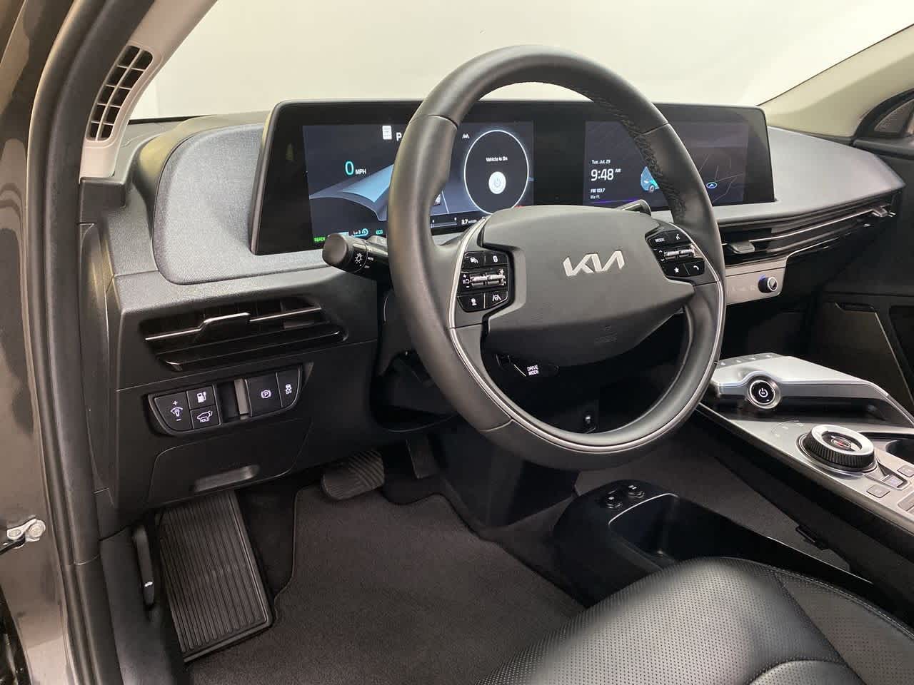 Thumbnail: 2022 Kia EV6 - 2