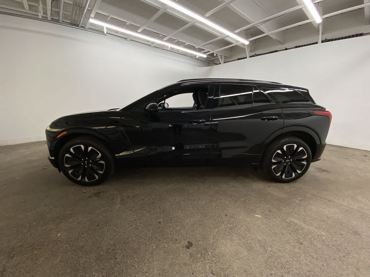 Thumbnail: 2024 Chevrolet Blazer EV - 3