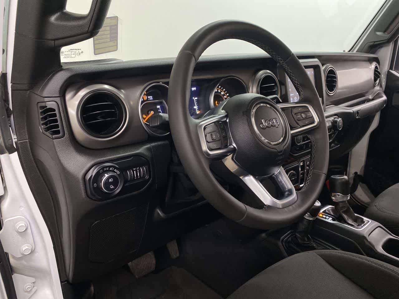 Thumbnail: 2020 Jeep Gladiator - 2