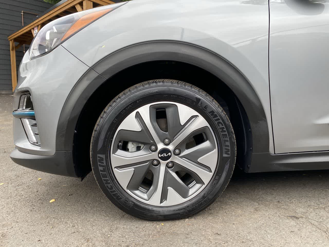 Thumbnail: 2022 Kia Niro - 12