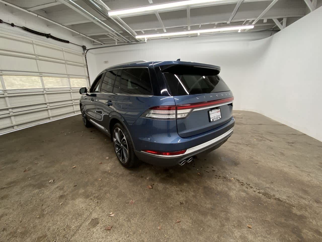 Thumbnail: 2020 Lincoln Aviator - 4