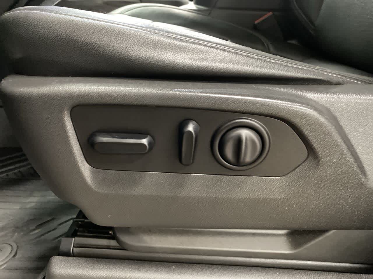 Thumbnail: 2020 Chevrolet Silverado 1500 - 14