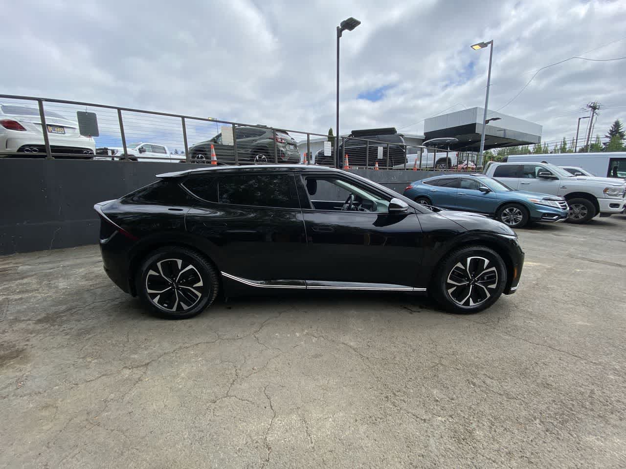 Thumbnail: 2023 Kia EV6 - 7