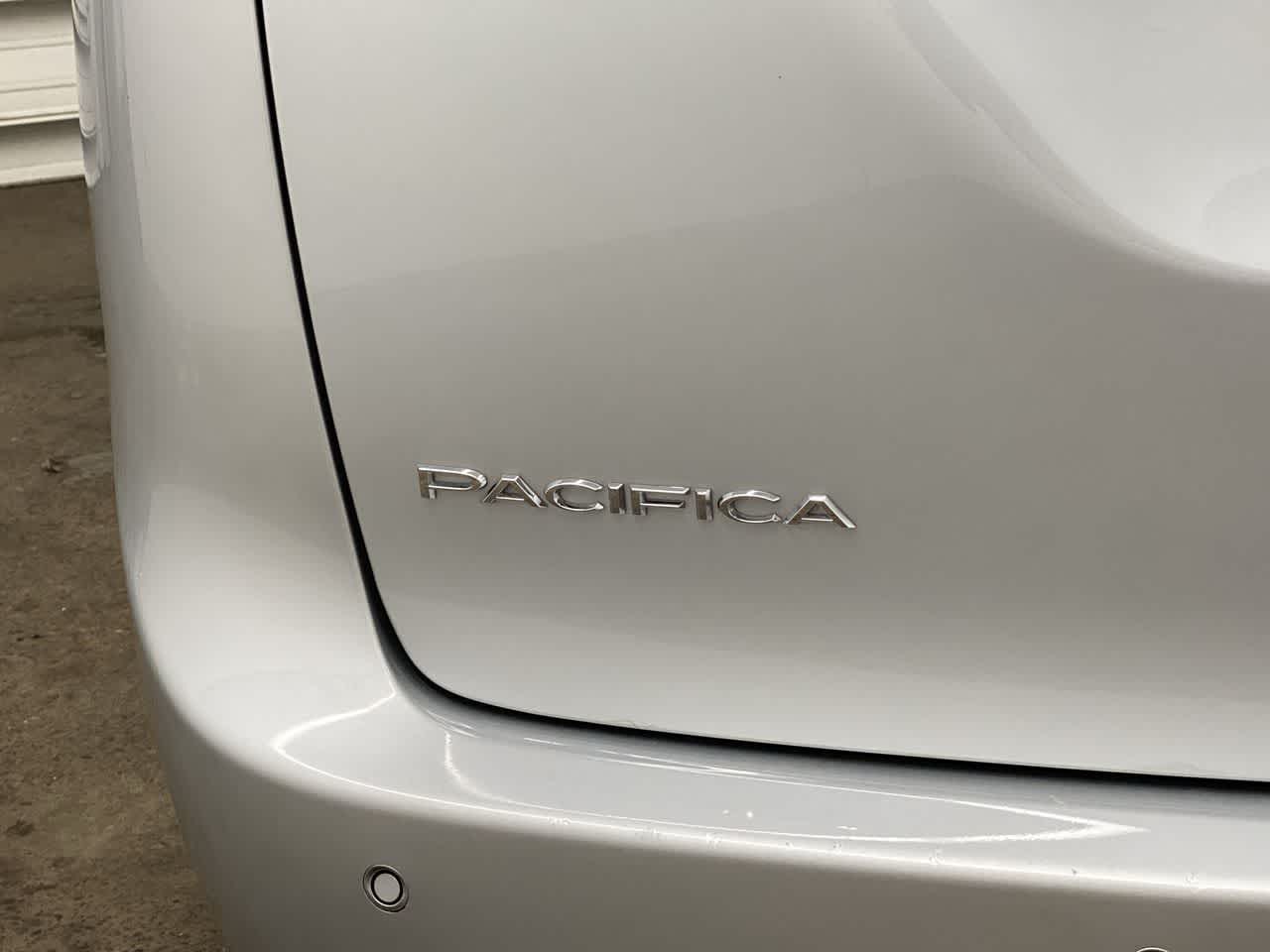 Thumbnail: 2024 Chrysler Pacifica - 11